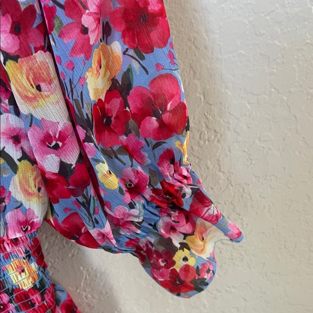 L'AGENCE Aubriella floral off shoulder keyhole neck top - Picture 6 of 12
